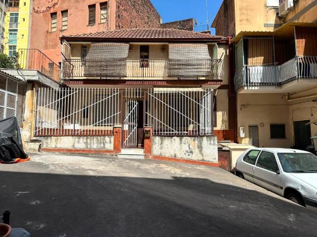 Villa Indipendente in vendita a Borgo-Sanzio, Catania