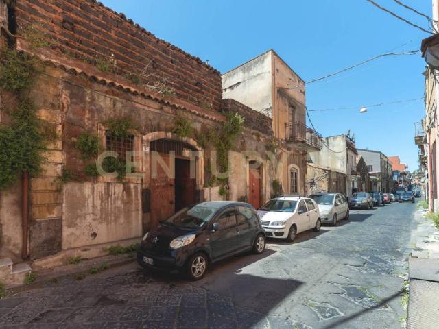 Villa Indipendente in vendita a Centro storico, Catania
