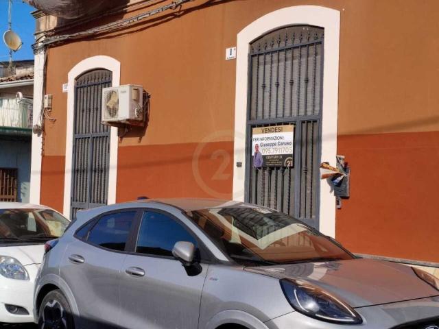 Villa Indipendente in vendita a Picanello-Ognina-Barriera-Canalicchio, Catania