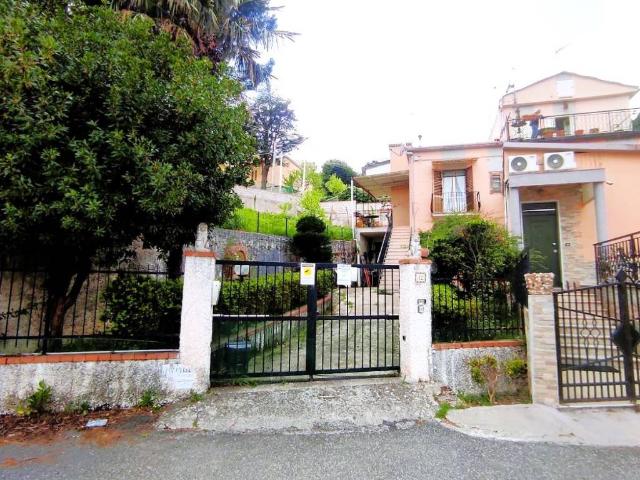 Villa Indipendente in vendita a Sant'Elia, Calabria