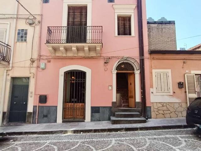 Villa Indipendente in vendita a Catenanuova, Sicilia