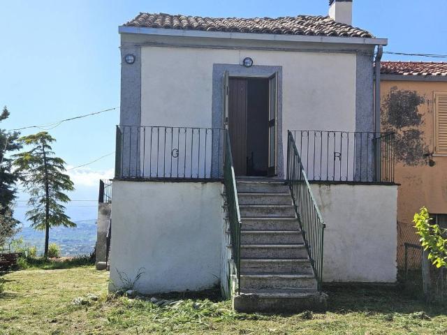 Villa Indipendente in vendita a Catignano, Abruzzo