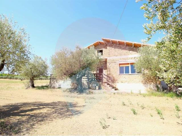 Villa Indipendente in vendita a Catignano, Abruzzo