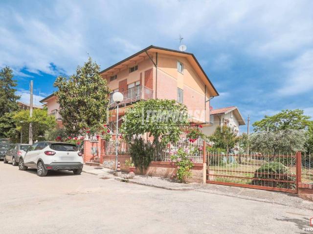 Villa Indipendente in vendita a Cattolica, Reggio Emilia
