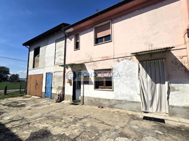 Villa Indipendente in vendita a Mezzana Corti, Cava Manara