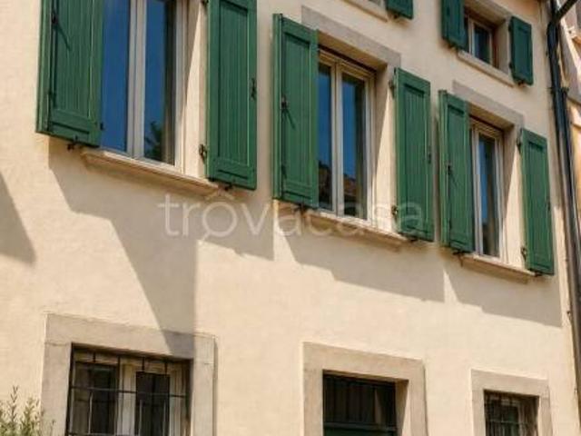 Villa Indipendente in vendita a San Lorenzo, Castelnuovo Del Garda