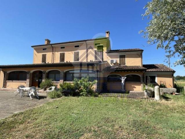 Villa Indipendente in vendita a Viadana, Lombardia