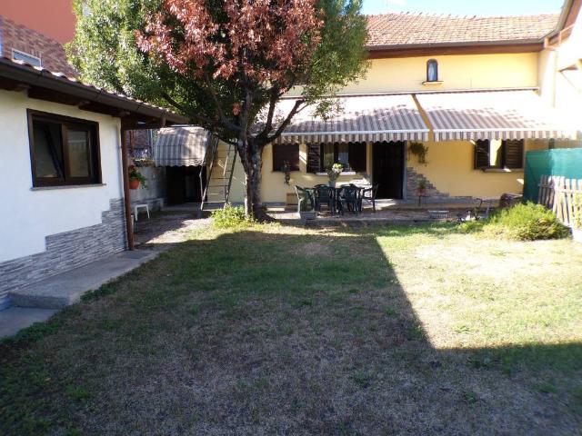 Villa Indipendente in vendita a Jerago Con Orago, Lombardia