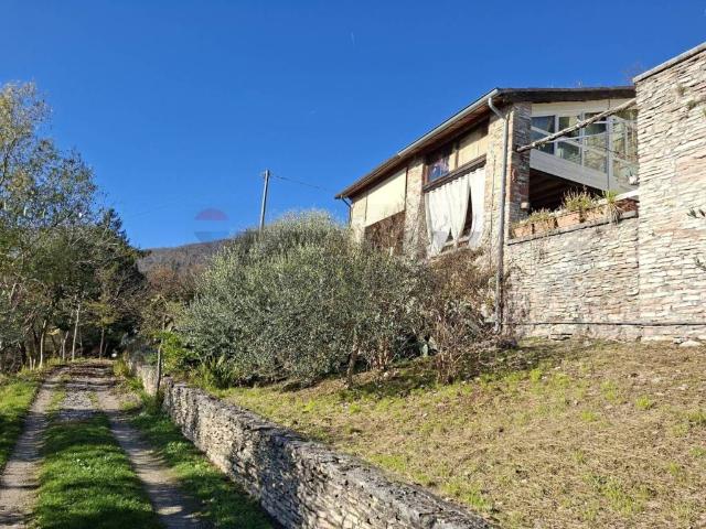 Villa Indipendente in vendita a Cavaso del Tomba, Caniezza