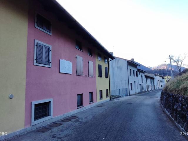 Villa Indipendente in vendita a Cavazzo Carnico, Friuli-Venezia Giulia
