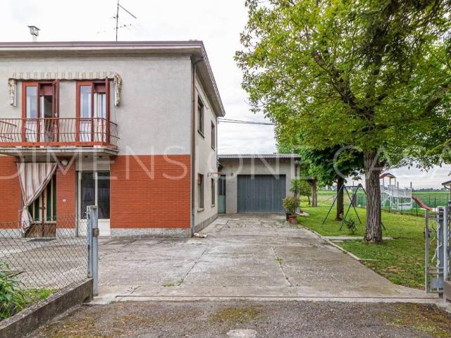 Villa Indipendente in vendita a Unione Comuni Modenesi Area Nord, Cavezzo