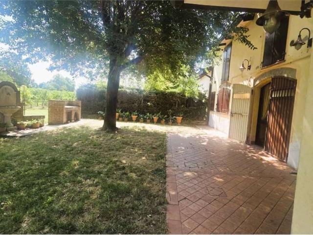 Villa Indipendente in vendita a Unione Comuni Modenesi Area Nord, Cavezzo