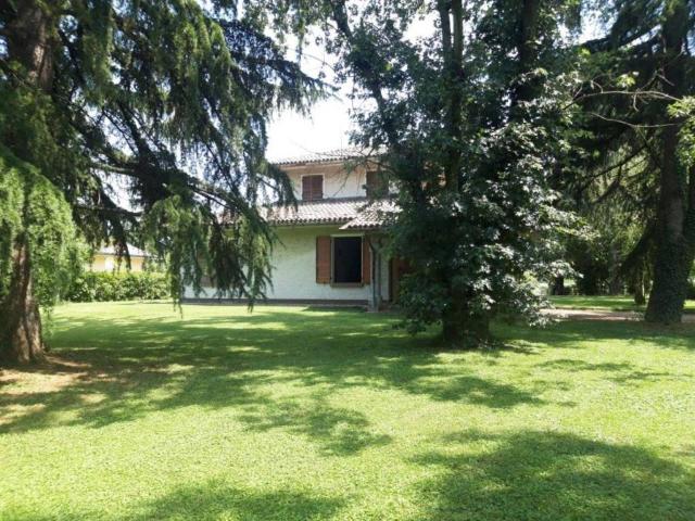 Villa Indipendente in vendita a Val d’Enza, Re