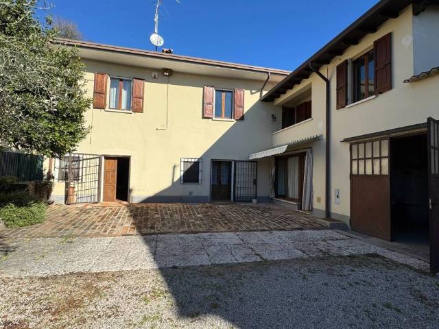 Villa Indipendente in vendita a Cavriana, Lombardia