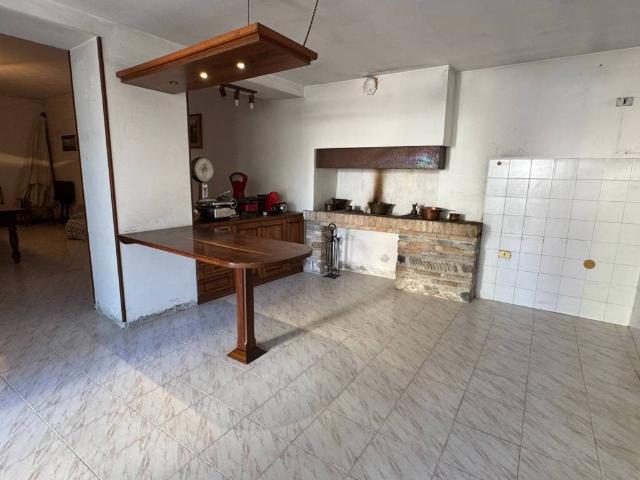 Villa Indipendente in vendita a Cavriana, Lombardia