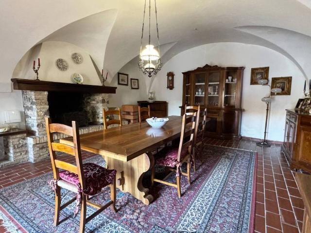 Villa Indipendente in vendita a Cavriana, Lombardia