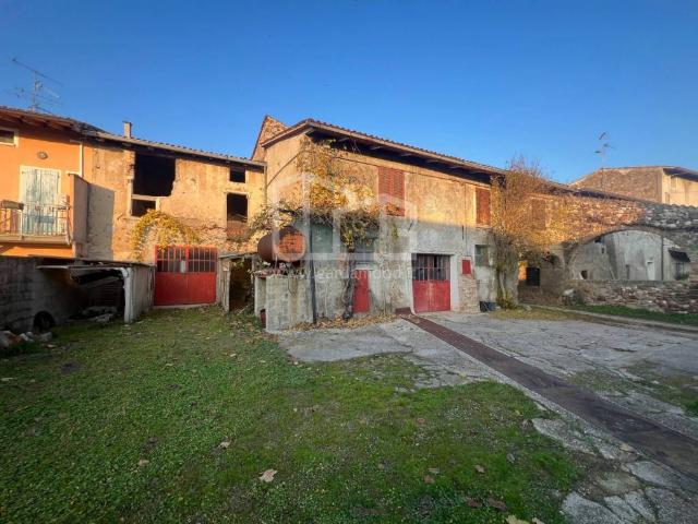 Villa Indipendente in vendita a Cavriana, Lombardia