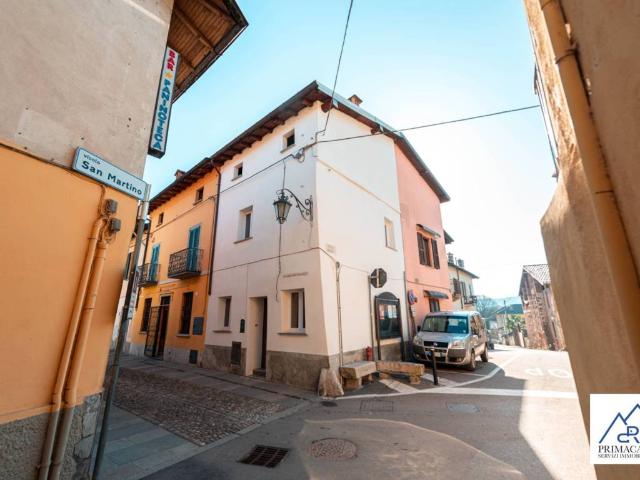 Villa Indipendente in vendita a Cazzago Brabbia, Lombardia