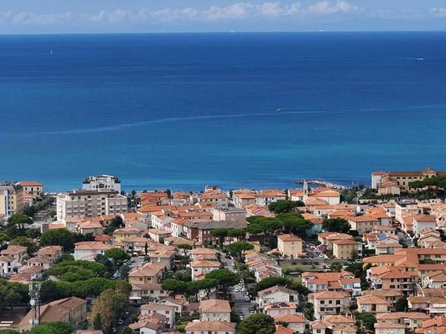Villa Indipendente in vendita a Marina di Cecina, Cecina