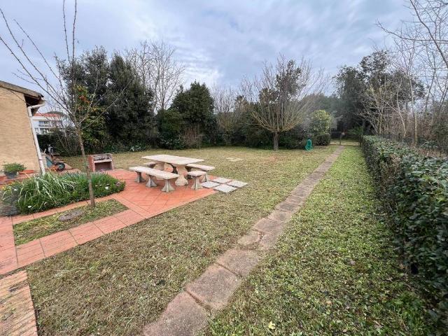 Villa Indipendente in vendita a Cecina, Toscana