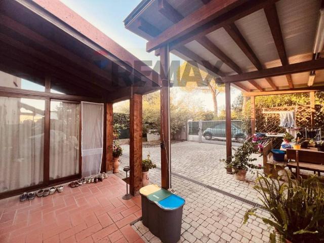 Villa Indipendente in vendita a Cecina, Toscana