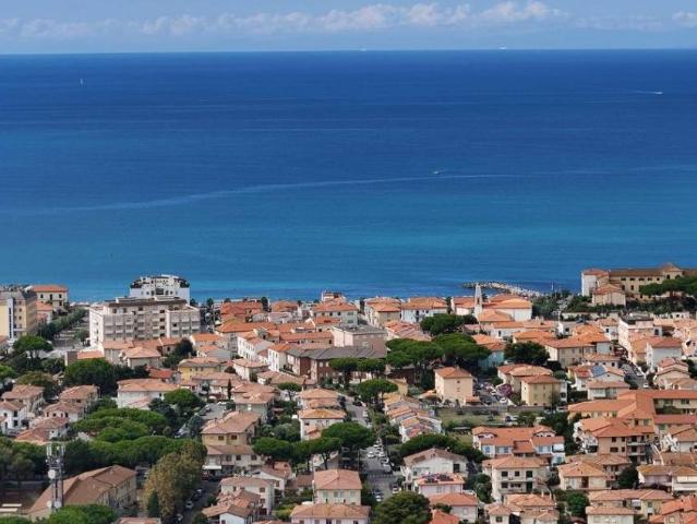 Villa Indipendente in vendita a Marina di Cecina, Cecina