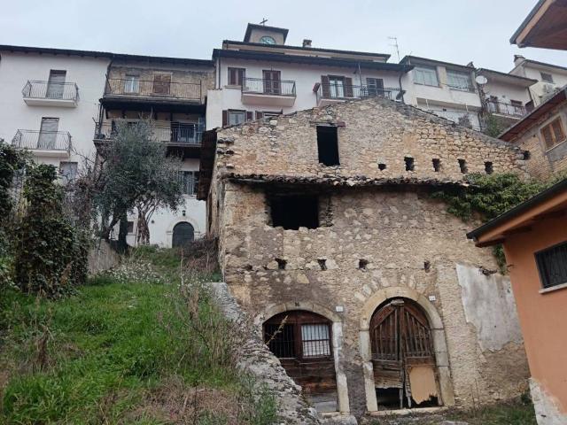 Villa Indipendente in vendita a Celano, L'Aquila