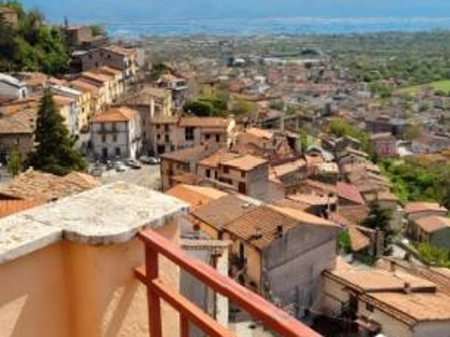 Villa Indipendente in vendita a Celano, Abruzzo