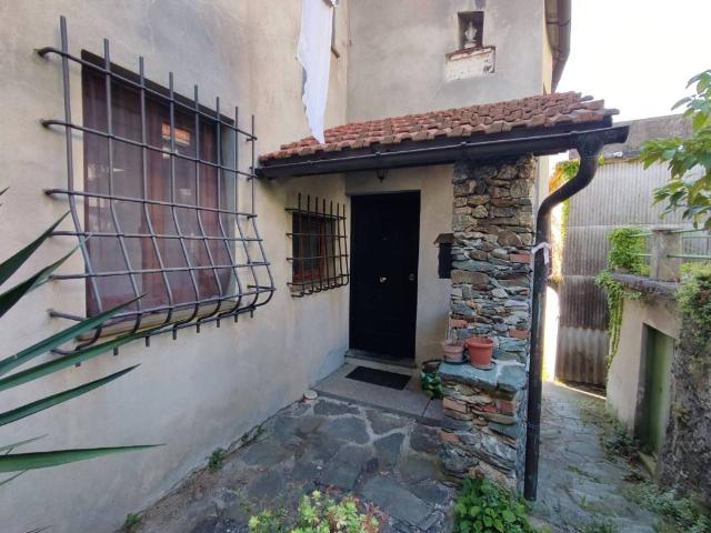 Villa Indipendente in vendita a Terrenin, Celle Ligure
