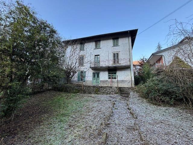 Villa Indipendente in vendita a Cene, Lombardia