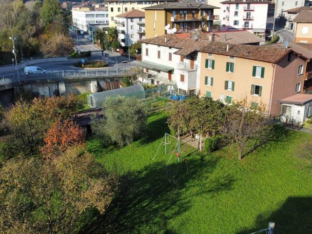 Villa Indipendente in vendita a Cene, Lombardia