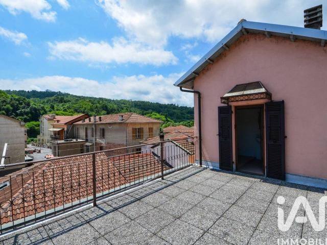 Villa Indipendente in vendita a Genepro, Cengio