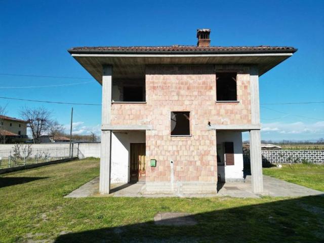 Villa Indipendente in vendita a Centallo, Cuneo