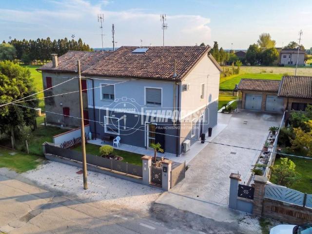 Villa Indipendente in vendita a Casumaro, Cento