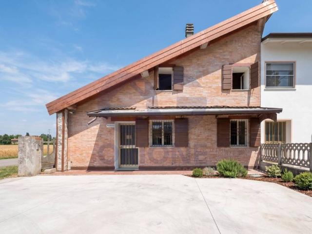 Villa Indipendente in vendita a Unione Alto Ferrarese, Cento