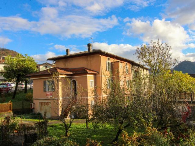 Villa Indipendente in vendita a Centro Valle Intelvi, Castiglione D'intelvi