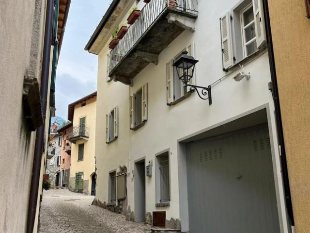Villa Indipendente in vendita a Centro Valle Intelvi, Casasco D'intelvi