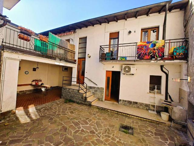 Villa Indipendente in vendita a Centro Valle Intelvi, Castiglione D'intelvi