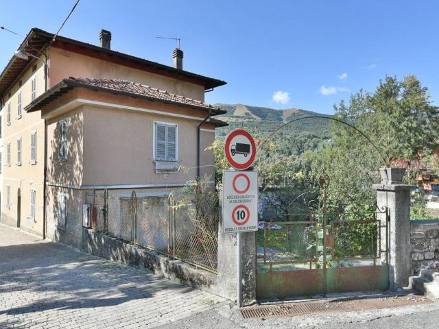Villa Indipendente in vendita a Centro Valle Intelvi, Castiglione D'intelvi