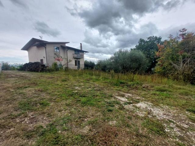 Villa Indipendente in vendita a Ceppaloni, Campania
