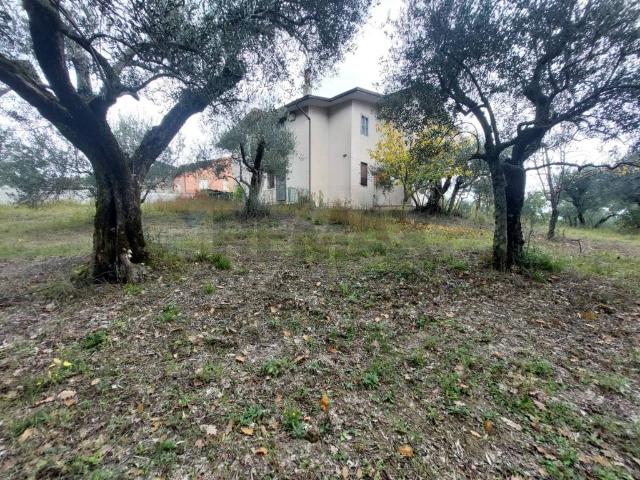 Villa Indipendente in vendita a Ceppaloni, Campania