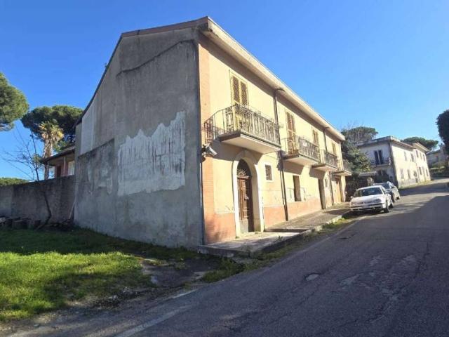 Villa Indipendente in vendita a Ceppaloni, Campania