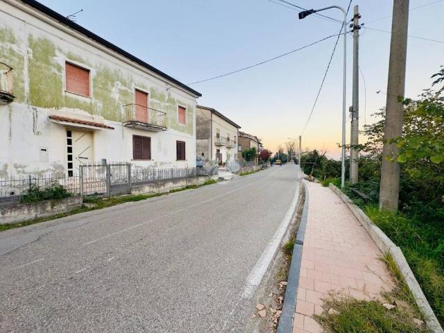 Villa Indipendente in vendita a Ceppaloni, Campania