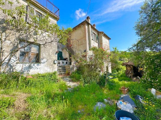 Villa Indipendente in vendita a Ceranesi, Liguria