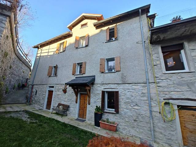 Villa Indipendente in vendita a Veglio, Cerano D'intelvi