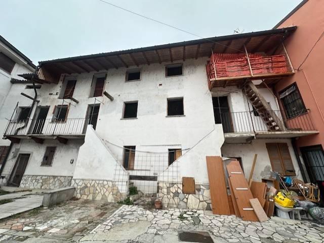 Villa Indipendente in vendita a Cerano, Novara