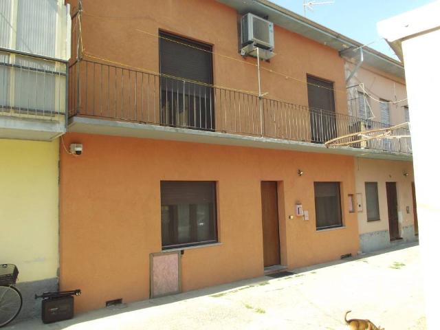 Villa Indipendente in vendita a Cerano, Novara