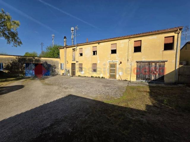 Villa Indipendente in vendita a Cerea, Veneto