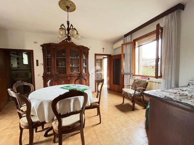 Villa Indipendente in vendita a Ceregnano, Veneto