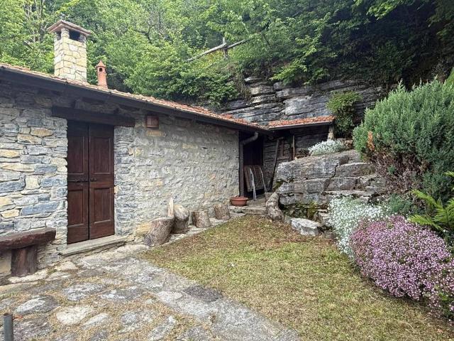 Villa Indipendente in vendita a Rovenna, Cernobbio